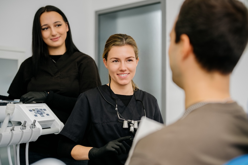 zahnarzt-maxvorstadt- lex09136alexeytestov-bearbeitet